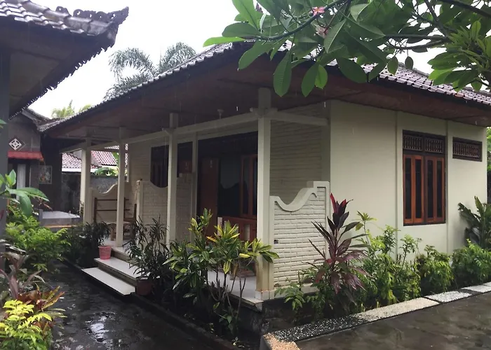 Puri Aries Tulamben Bungalows *